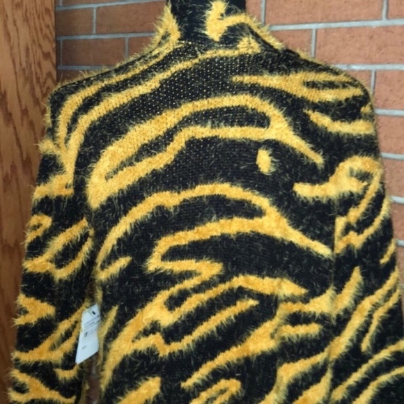 💛SUSINA💛FUZZY OPEN FRONT CARDIGAN ZEBRA STRIPE💛 - Picture 3 of 8